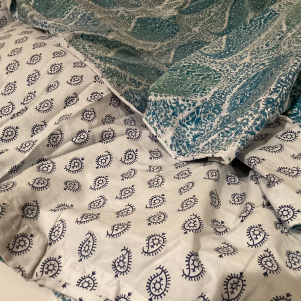 NWOT Tahari Paisley Reversible Duvet